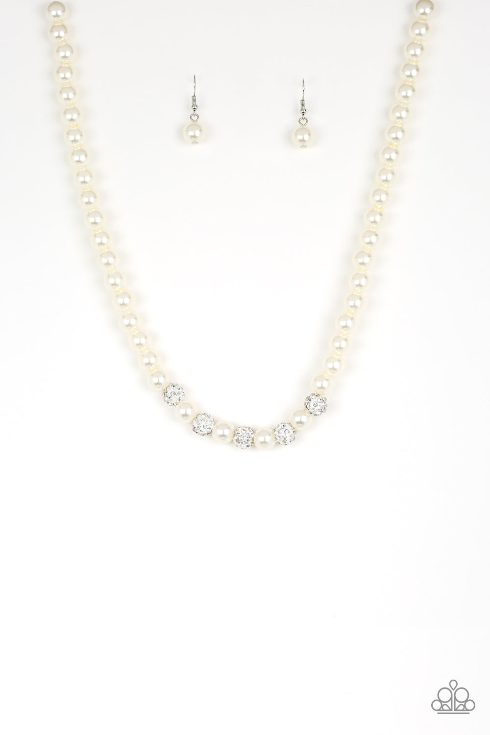 Posh Boss White Pearl Necklace Paparazzi-112