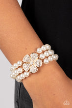 Load image into Gallery viewer, Park Avenue Orchard Gold Pearl Bracelet Paparazzi-619
