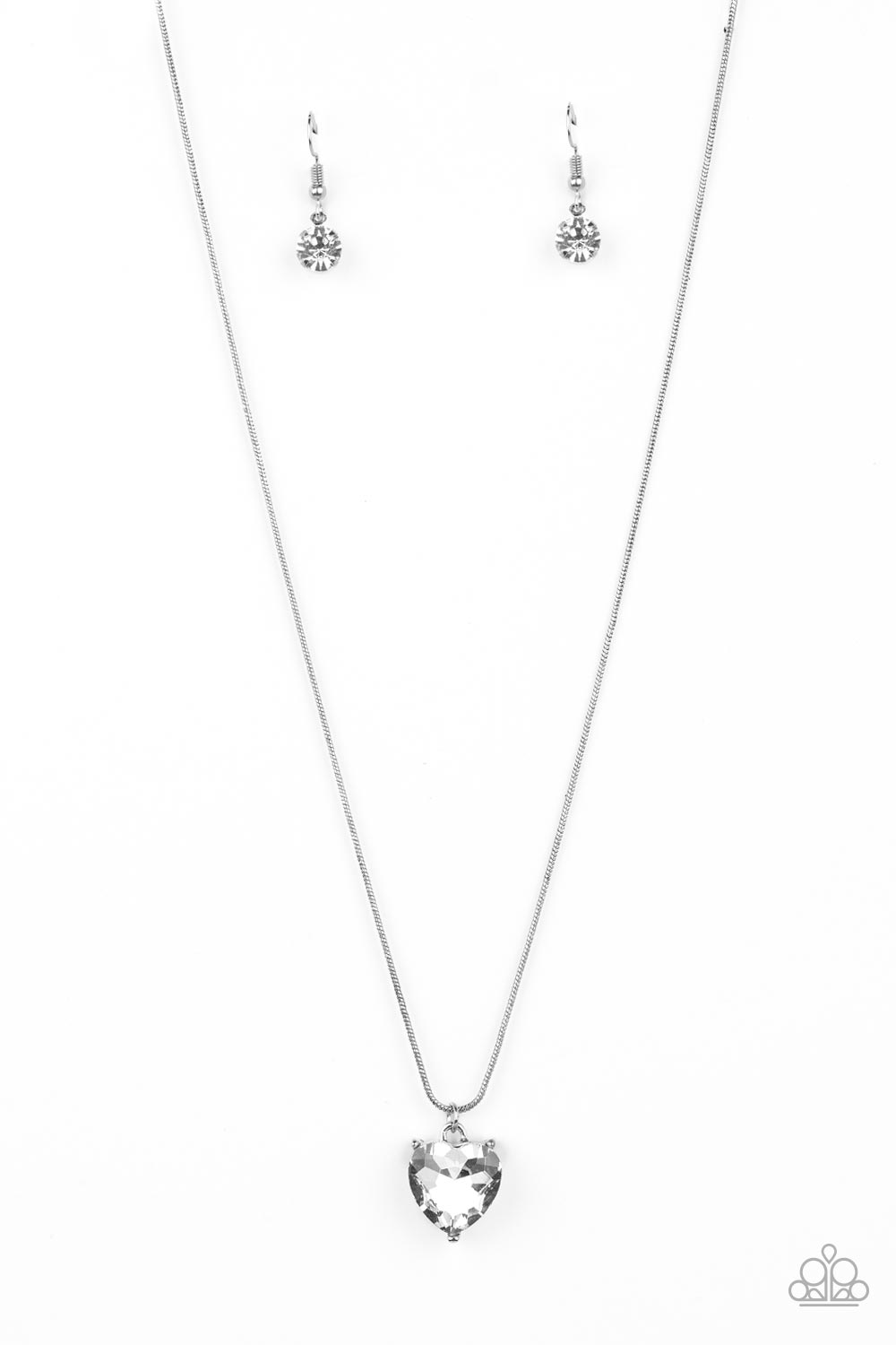 Smitten with Style White Heart Necklace Paparazzi-662