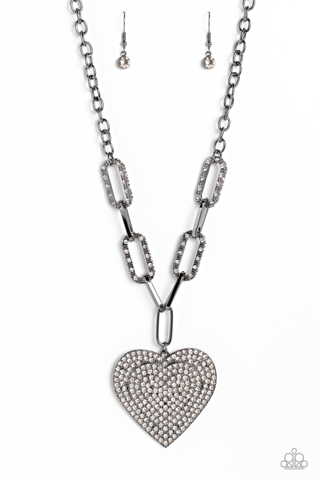 Roadside Romance - Black Heart Necklace Paparazzi-745